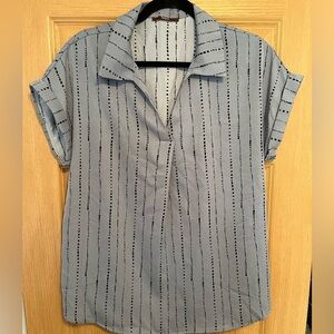 Short sleeve collared blouse